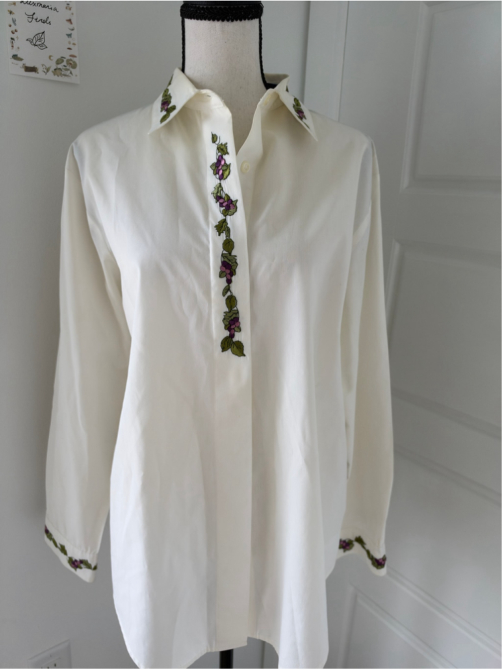 Vintage Karen Scott Button Down White Shirt Grape Wine Embroidery Size M Cotton